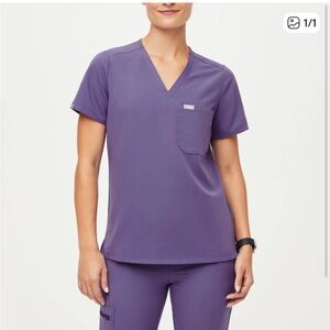 FIGS Catarina- One-Pocket Women’s Scrub Top